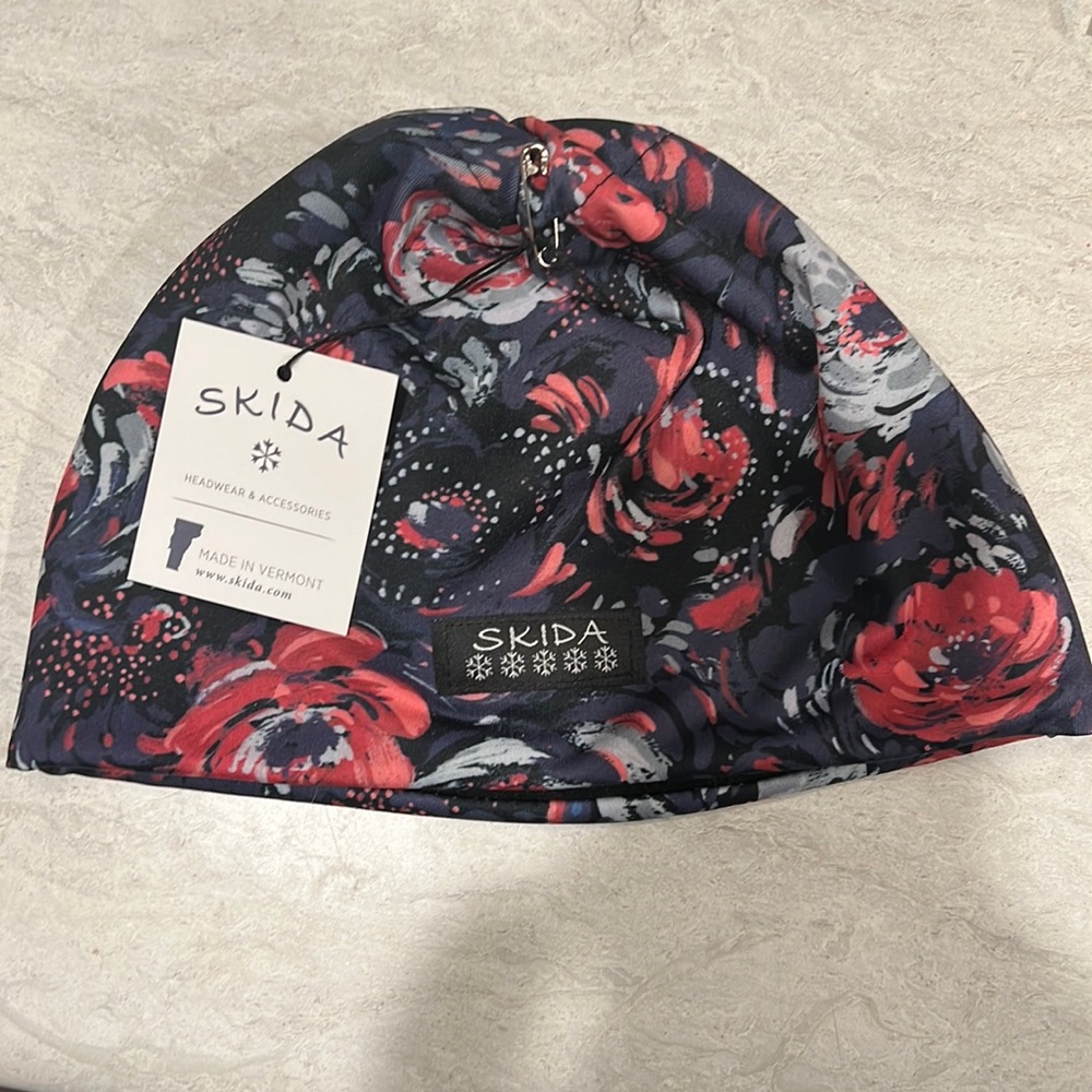 NWT Women’s SKIDA hat